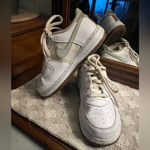 NIKE Classic Air Force 1 AF1 LV8 Indigo Casual Sneakers White Blue Girl's Sz 10C